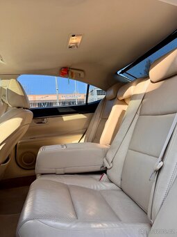 Lexus ES 350 V6 3.5L - 10