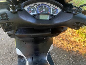 Yamaha xmax 250 - 10