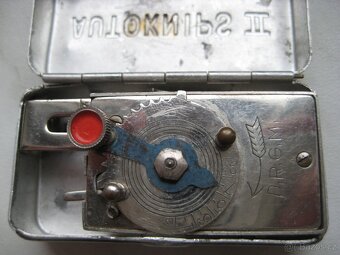 Historické potřeby pro zrcadlovky a jiné analogové foto - 10