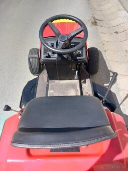 Prodám zahradní traktor MTD 12Hp - 10