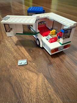 Lego City karavan - 60117 - 10