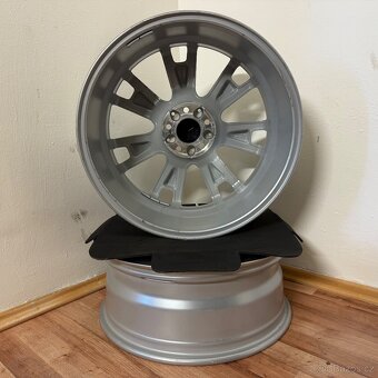KRÁSNÁ MERCEDES GLK / C 5x112 R19 ET47 66,6mm+TPMS - 10