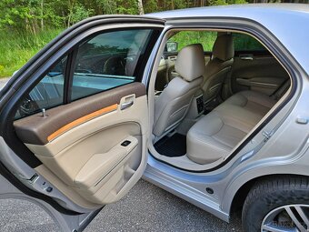 Lancia Thema 3.0CRD V6 176kw - 10