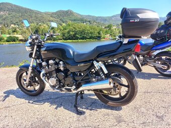 Honda CB750 Seven Fifty - 10