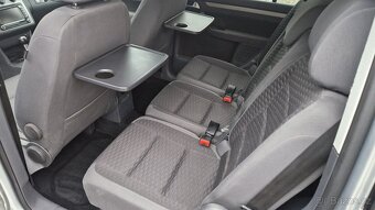 Volkswagen Touran - 10