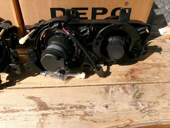 BMW E -32 , E 34 - Přední světla kouřová - 10