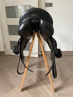 UNIVERZALNI SEDLO EURORIDING TOPAS POSEDLI 17 KOMORA 3 do “U - 10