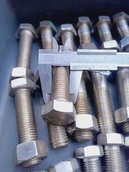 Šrouby nerez M16 a M 20 - 10