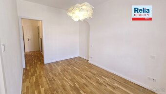 Pronájem nadstandardního bytu 3+kk, 73 m2 s výhledem na radn - 10