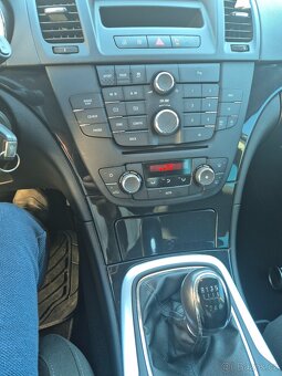 Opel Insignia 1.6 benzin. Nová STK +SPZ - 10