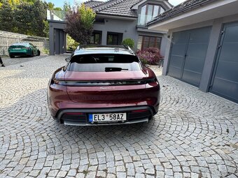 Porsche Taycan 4 Cross Turismo - 10