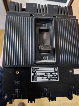 Koupím technicke střibro Bakelit - 10