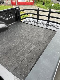 Dodge RAM 1500 5.7 HEMI—2018–4x4—TAŽNÉ 3.5t—159.000km - 10