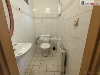 Pronájem bytu 2 +kk v RD, 55 m2, společná zahrada k dispozi - 10