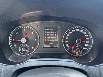 VW SHARAN 2.0 TDi HIGHLINE LED NAVI WEBASTO KAMERA TAŽNÉ - 10