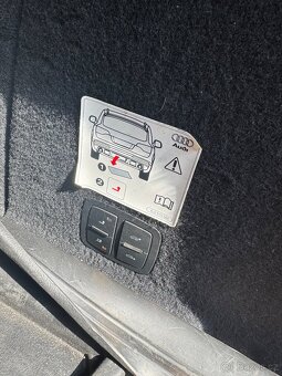 Audi Q7 3.0TDI 180kw ČR původ. - 10