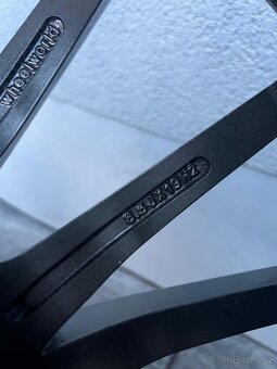 BMW 5x120 245/40 R19 zimní - 10