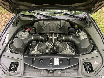 BMW M5 F10 30 Jahre - 10