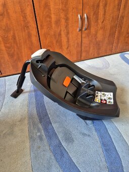 Cybex Aton 5 + základna bez isofixu, na prostřední sedadlo - 10