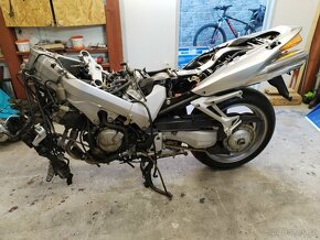 Honda vfr 800 vtec - 10
