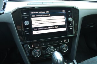 Wolksvagen Passat 2.0TDi DSG 140/kW,Highline,Webasto - 10