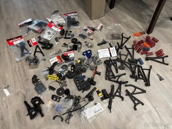 Traxxas e-revo 1:8 - 10