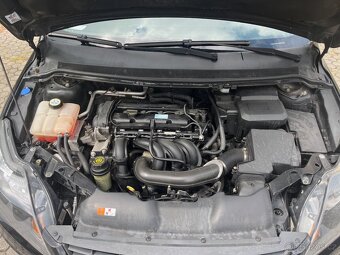Ford Focus 1.6i 74kw Kombi 2010 - 10