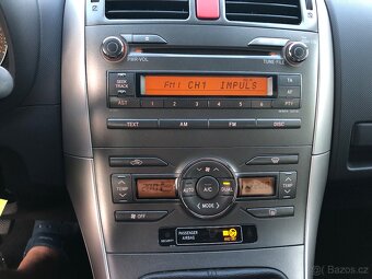 Toyota Auris 1,6 VVT-i 91 KW Sol Plný servis - 10