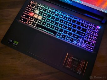 RTX 5070 Ti 12GB_MSI VECTOR 16 HX AI_U7-255HX_16GB_240HZ - 10