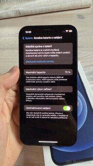 iPhone 12 128 GB v modré barvě - 10