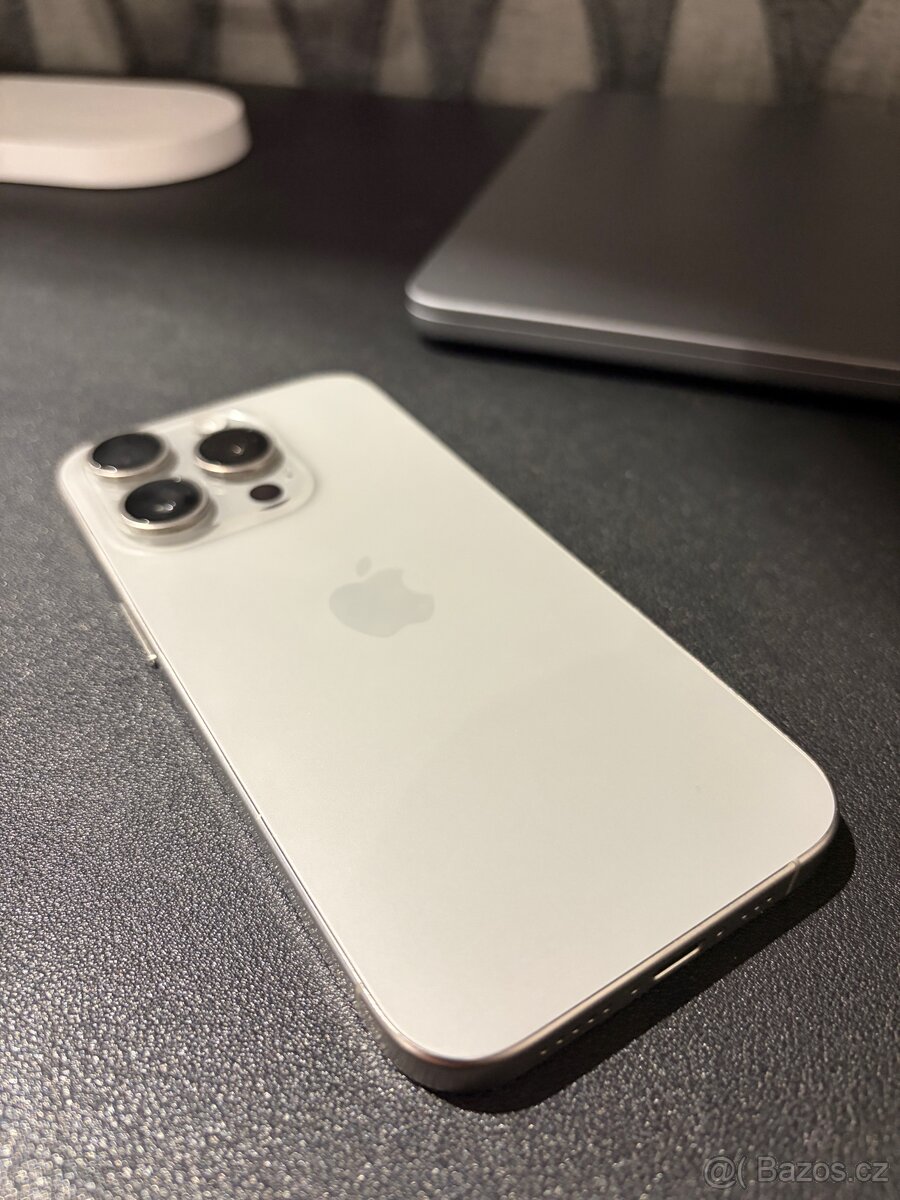 Apple iPhone 15 Pro - 11