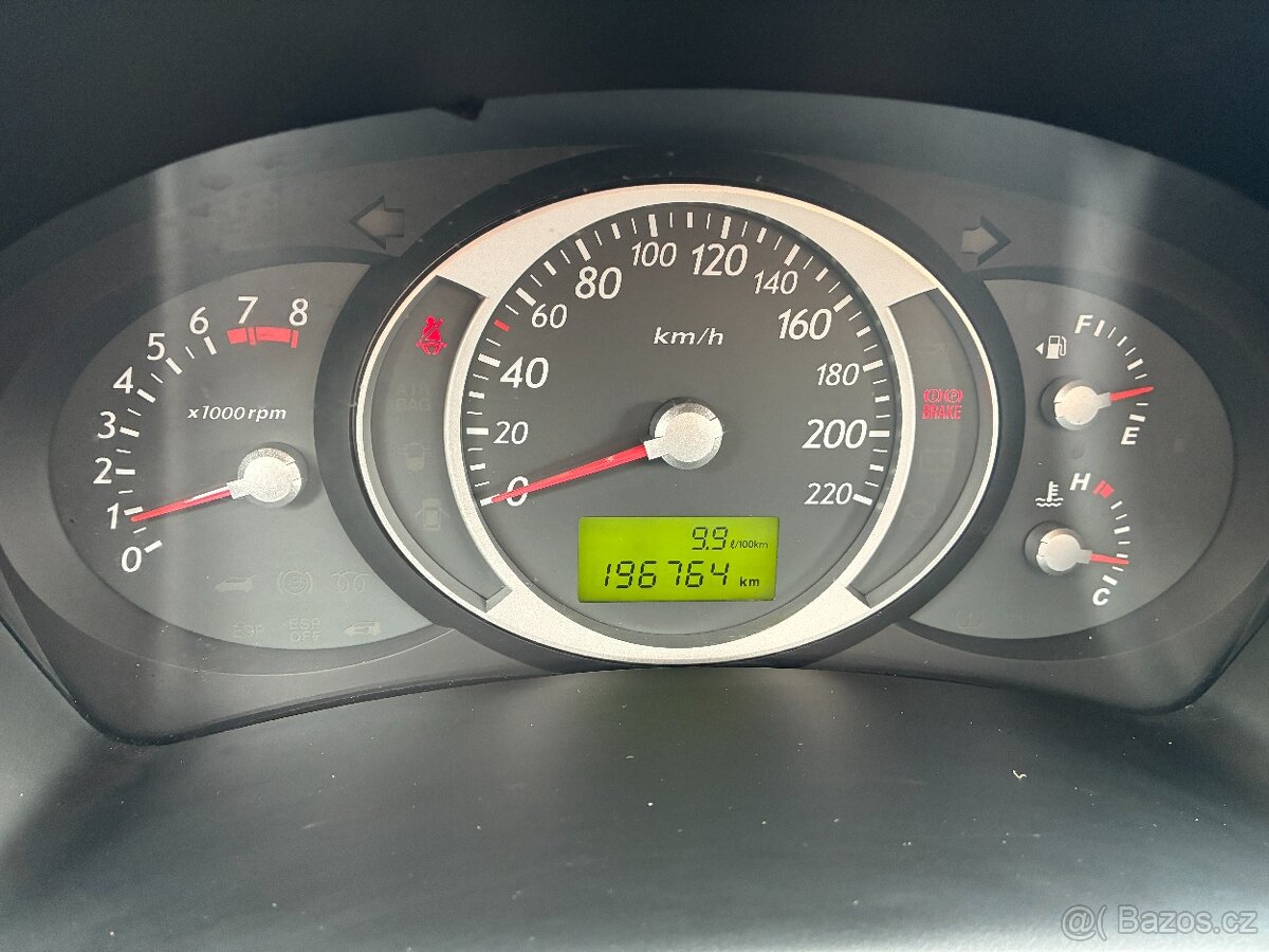 Hyundai Tucson 2.0i 104kW 4x4 KLIMA TAŽNÉ - 11