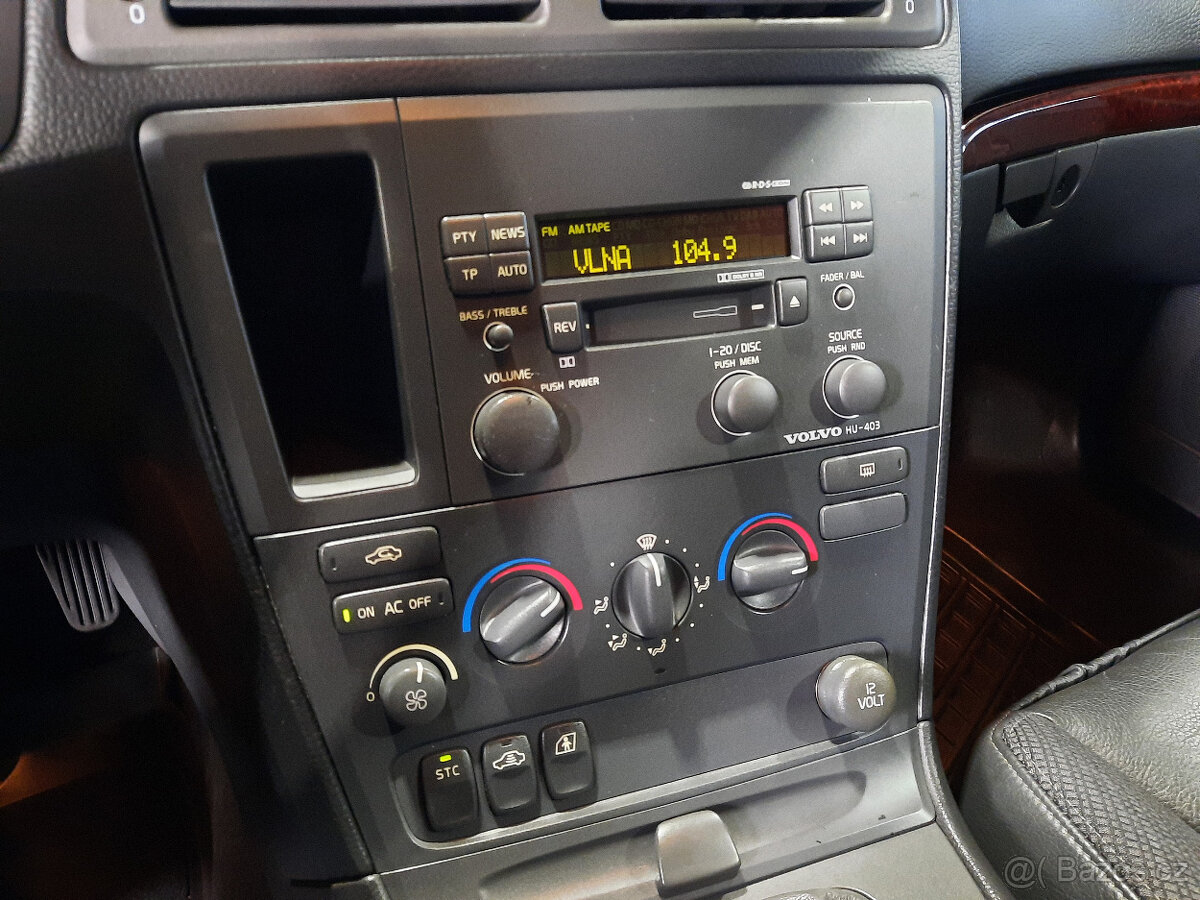 Volvo S60 - 2,4i Comfort TOP stav - 11