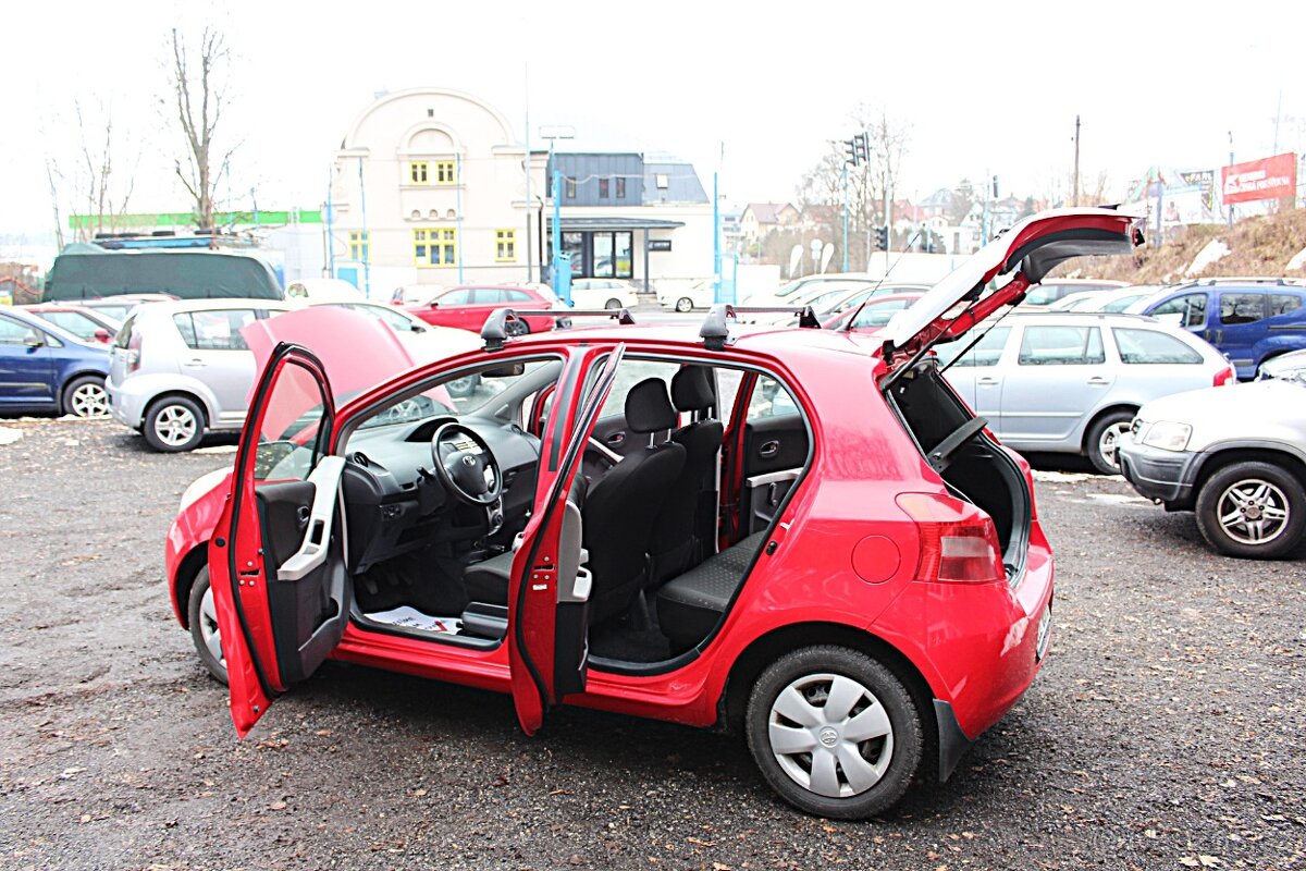 Toyota Yaris - 11