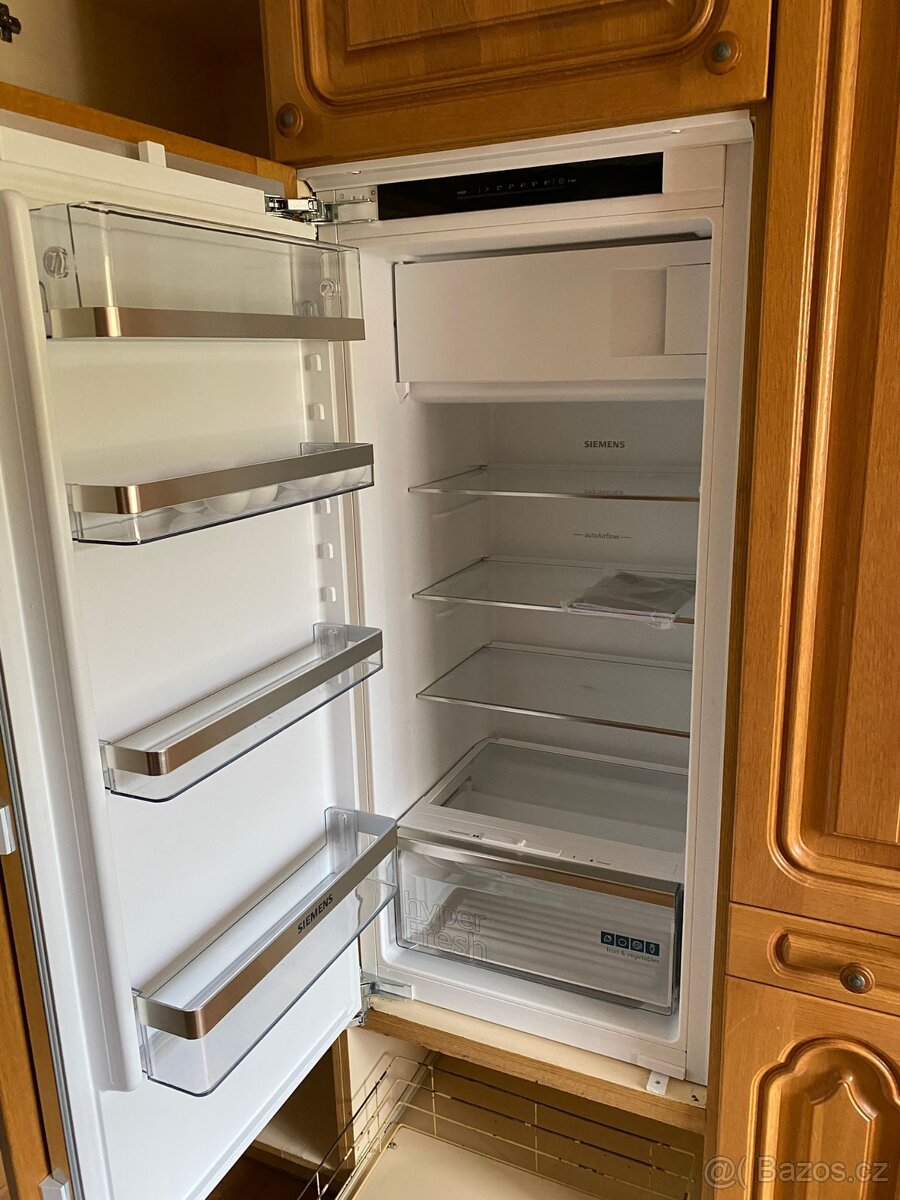 Hnědá kuchyňská linka z Německa se spotřebiči - 11