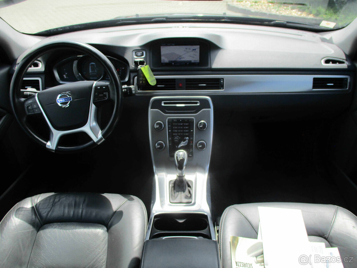 VOLVO XC70 2,4D 133kw Geartronic Momentum AWD 2015 - 11