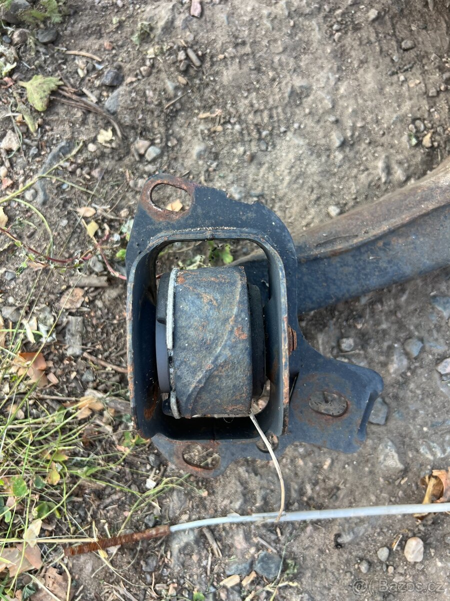 BMW E36 M3 S50B30 Zadní náprava - 11