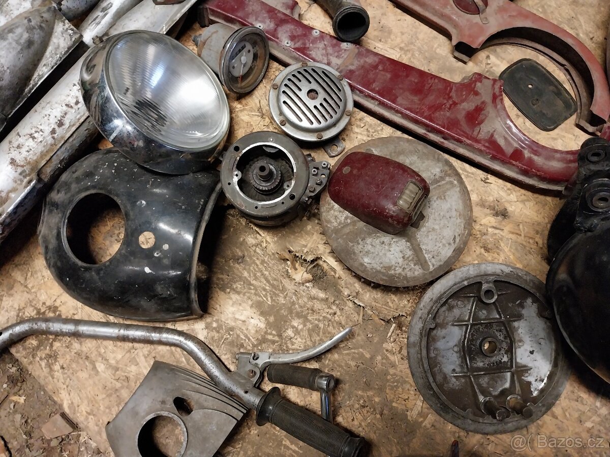 Jawa 250/353 kývačka díly - 11