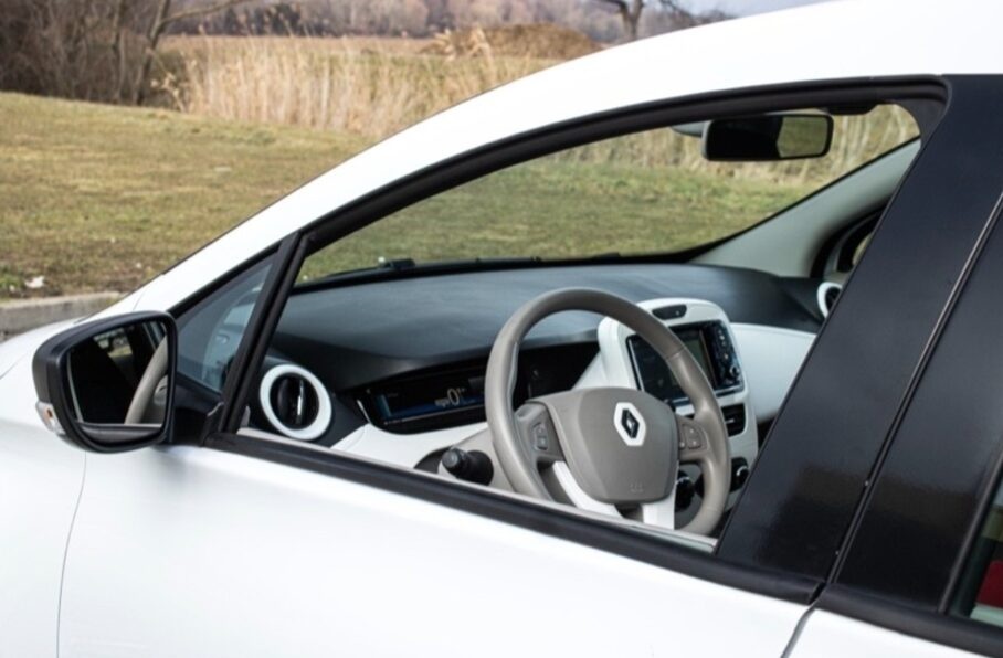 RENAULT ZOE R110 Z.E. 40 - 11