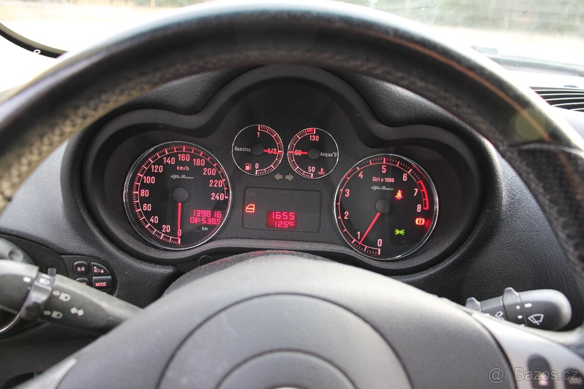 Alfa Romeo 147 1.6 Twin Spark - 11