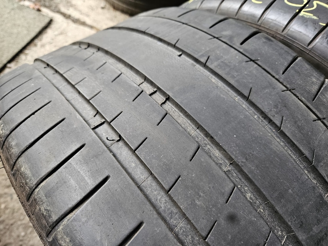 295/30R20 - 11