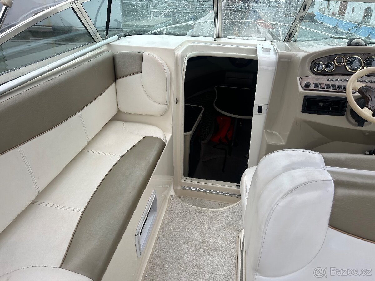 Prodám kajutovou loď Rinker 242 Fiesta vee - 11