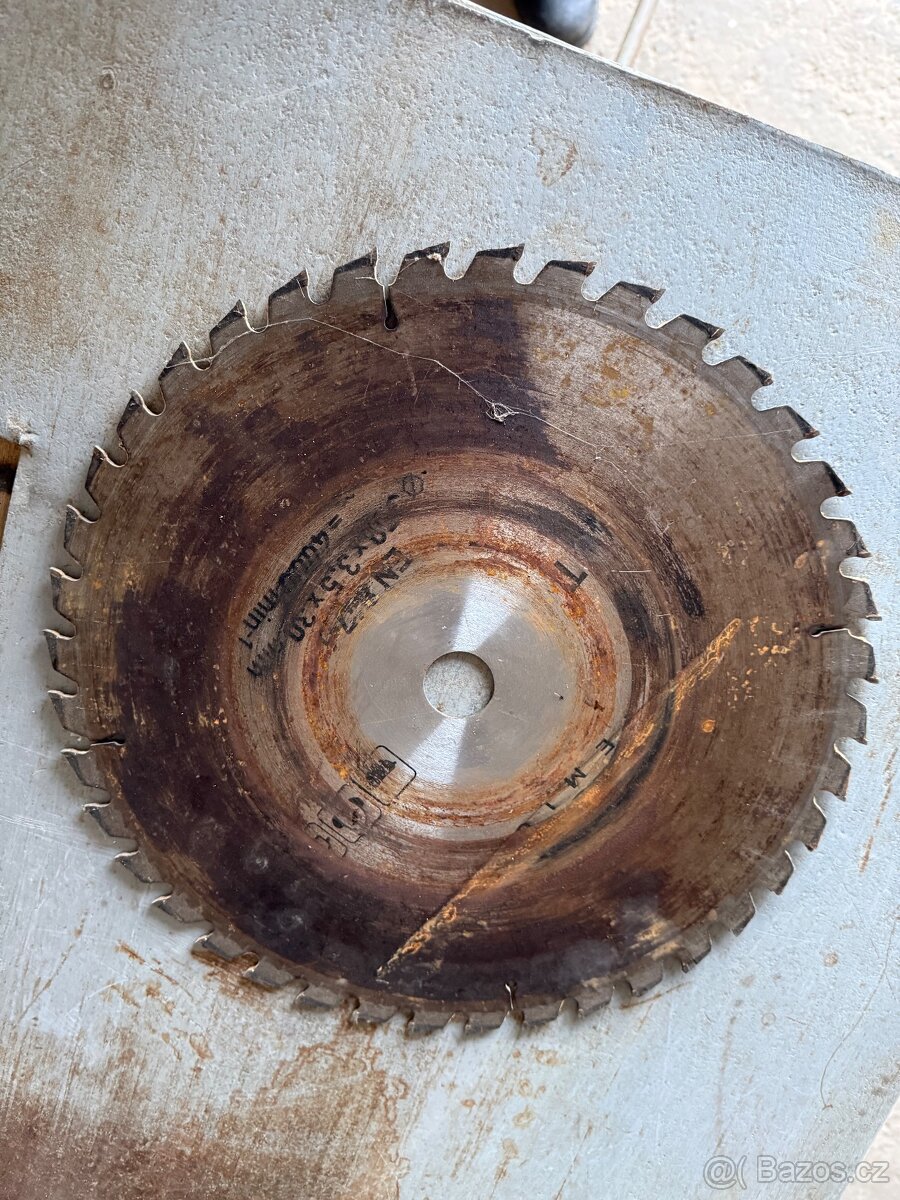 Cirkulárka a štípačka 2v1 - 11