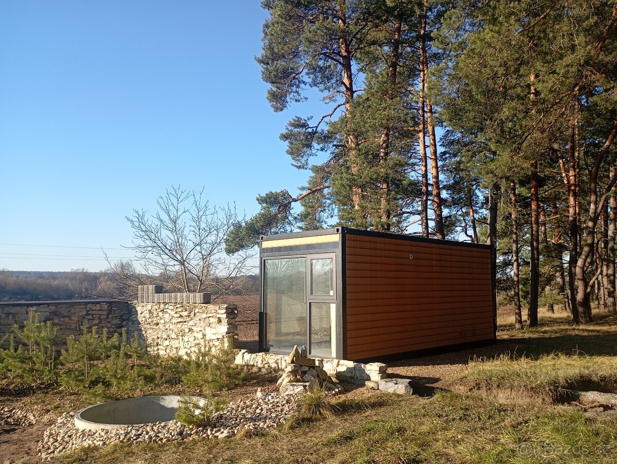 Stavební pozemek 735m2 + obytný kontejner - 11