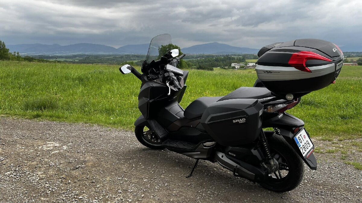 Držáky kufru Shad na Honda Forza 125 300 350 Honda ADV - 11