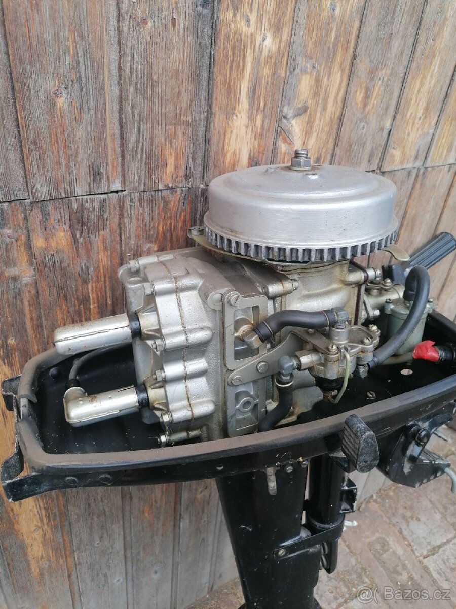 Lodní závěsný motor p - 11