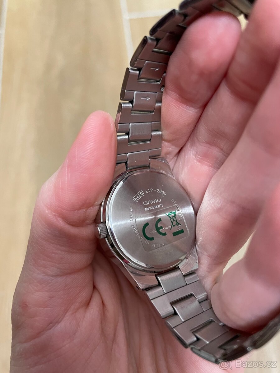 Stříbrné dámské hodinky s drahokamy zn. Esprit - 11