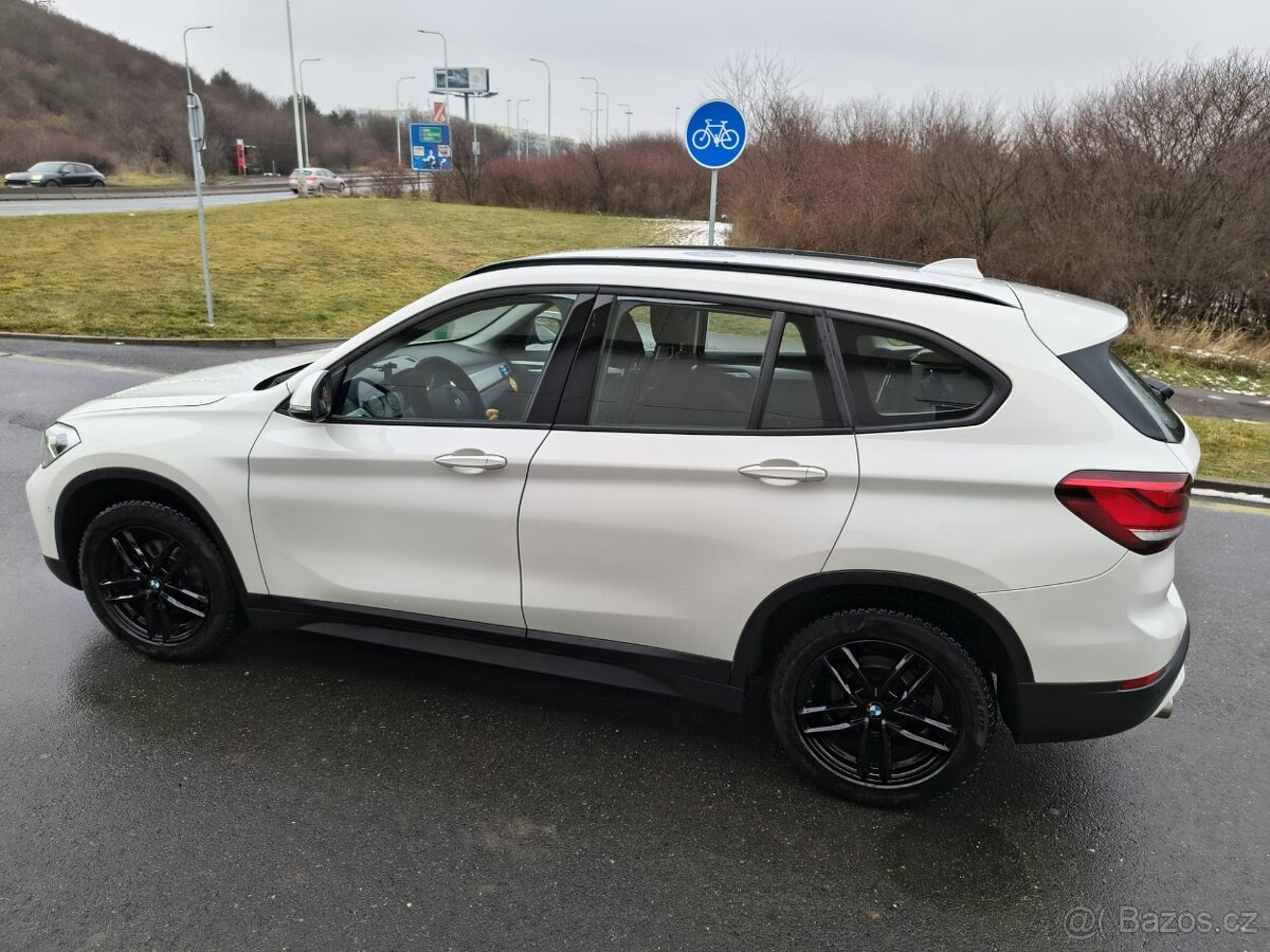 BMW X1 sDrive 18i - 11