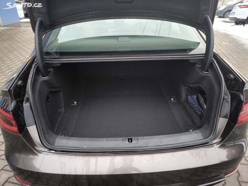 Audi A4, 2.0 TDi - 11