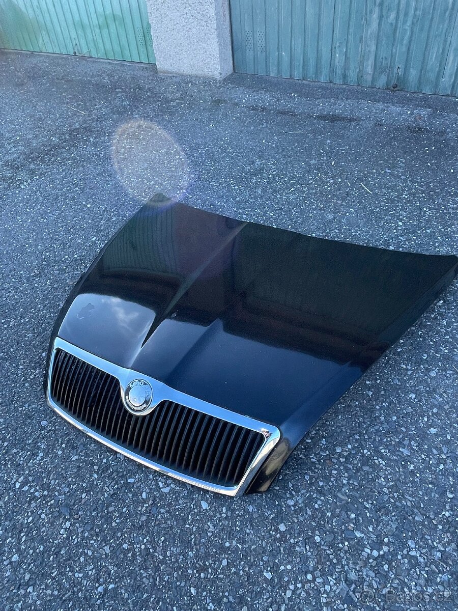 Octavia 2 kapota černá - 11